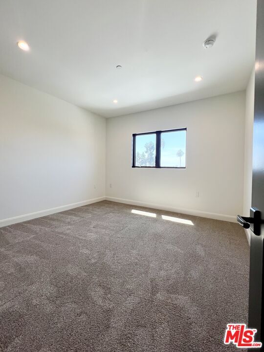 Building Photo - 859 S Lucerne Blvd