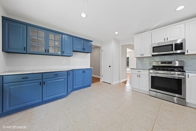 Building Photo - 7532 Sheridan Dr