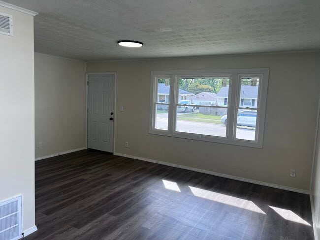 Building Photo - 5349 Pickford Dr