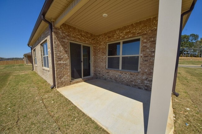 Building Photo - DR Horton built home in 2021; 3 bed, 2 bath home in Atoka.