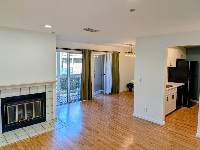 Building Photo - 2709 Oak Rd