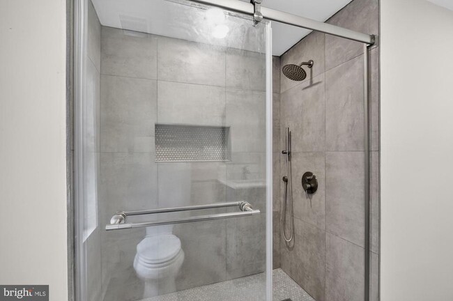 Building Photo - 2447 Turner St