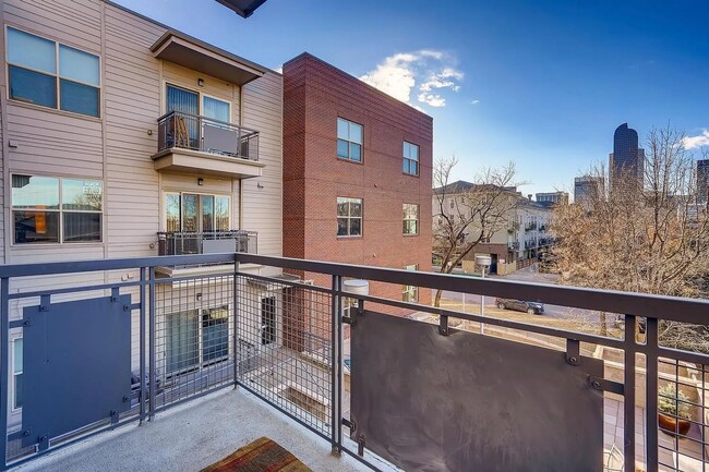 Building Photo - 1700 Emerson St