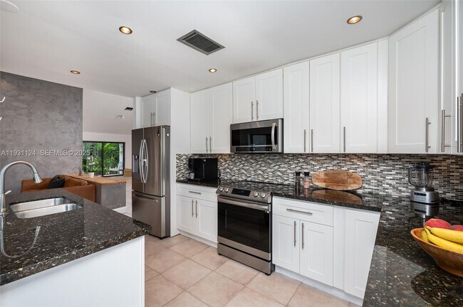 Building Photo - 511 SW 168th Ave