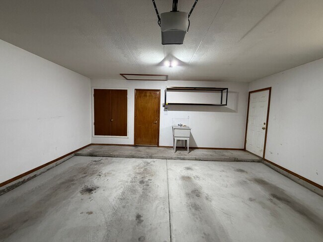 Building Photo - 3 Bedroom Single Story Home Available Near Juan Tabo Blvd SE & Southern Blvd SE!