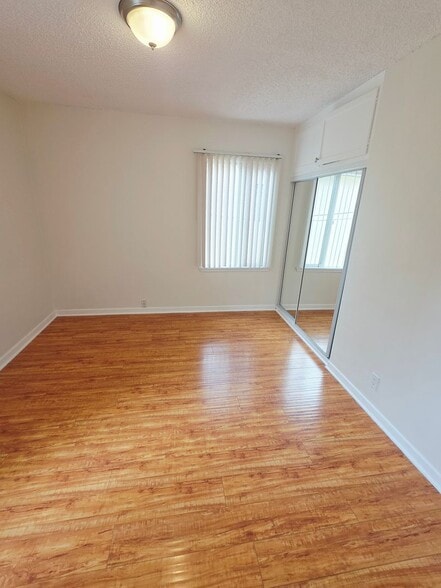 Building Photo - 1056 Linden Ave