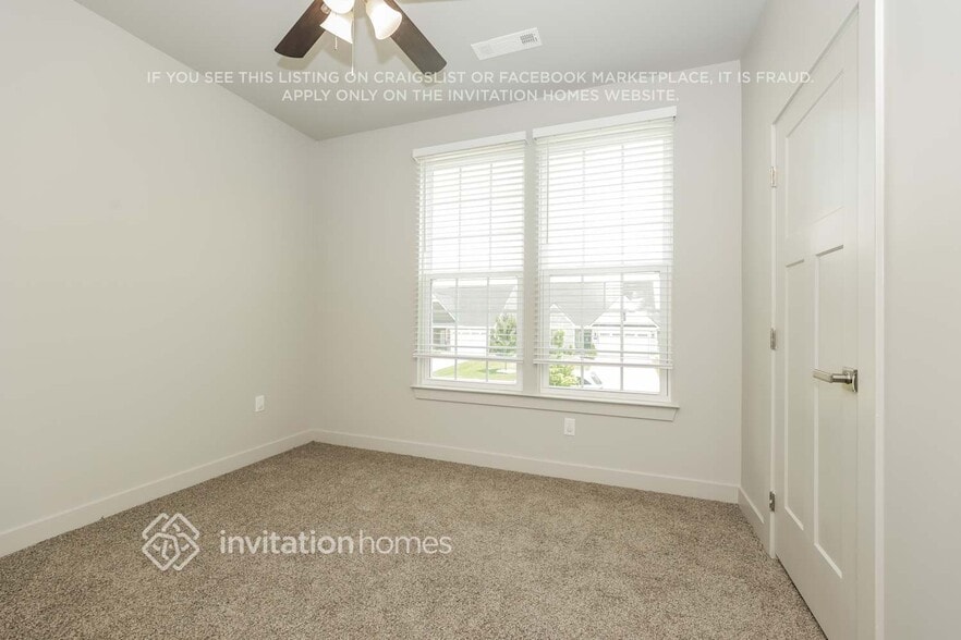 Building Photo - 6550 Palm Warbler Dr