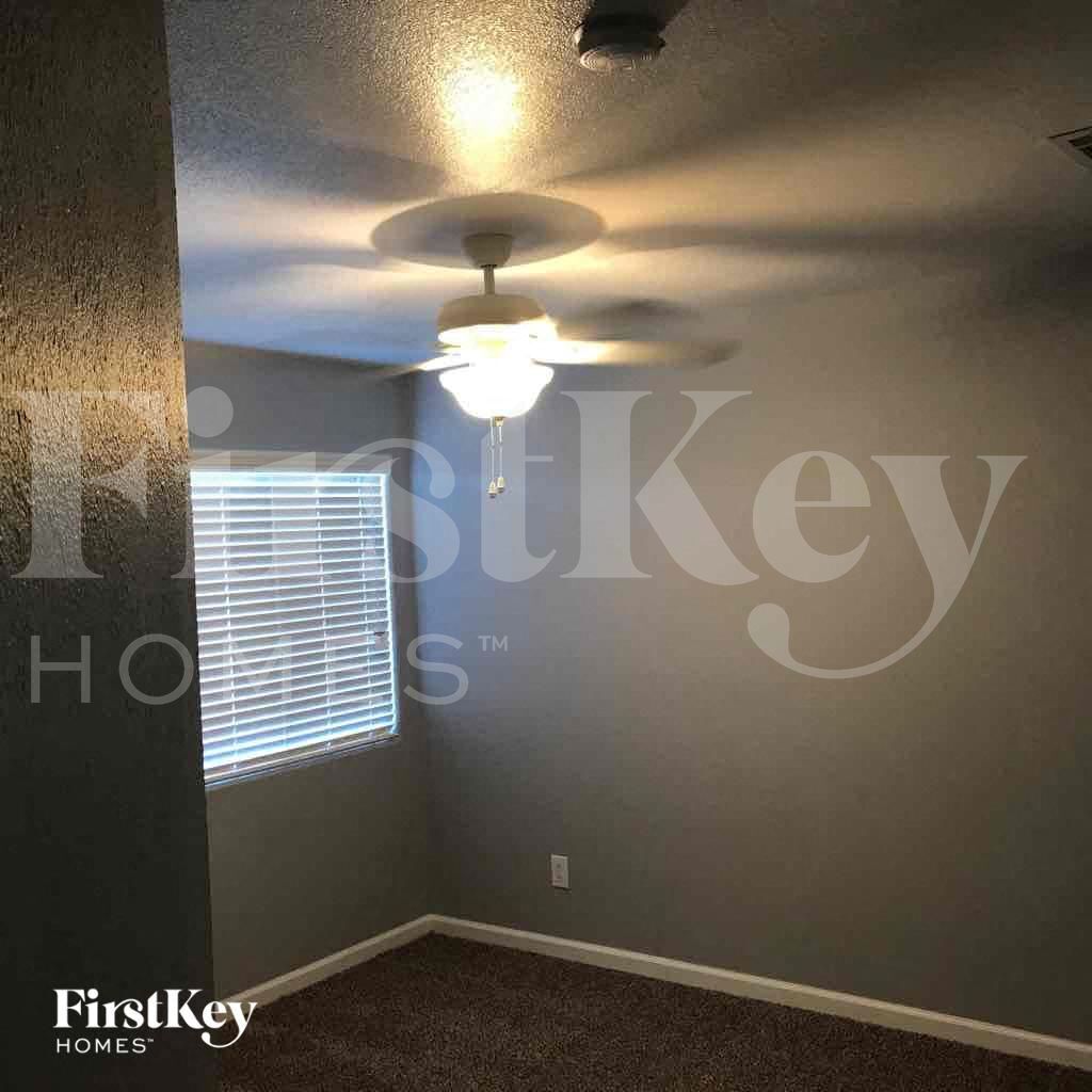 Building Photo - 7404 Fencerow St