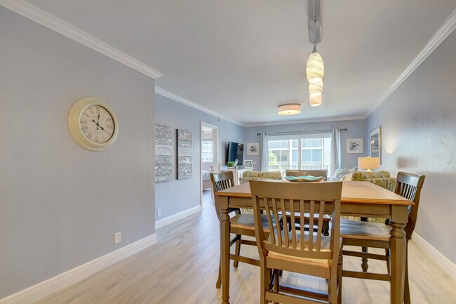 Building Photo - 650 Snug Harbor Dr