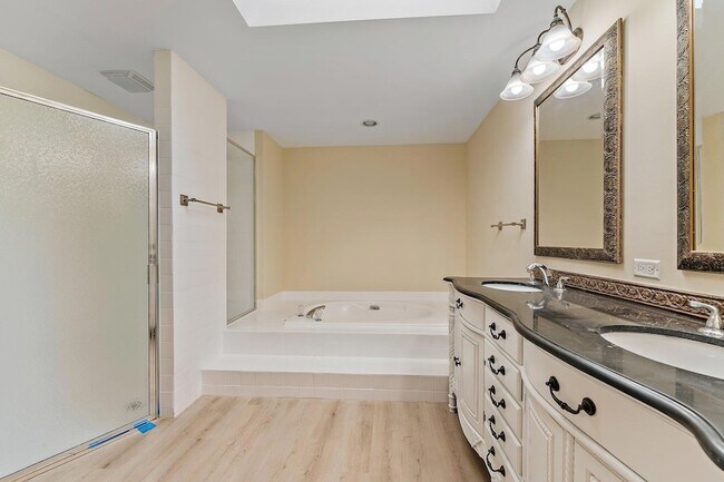 Building Photo - 118 Knoll Way