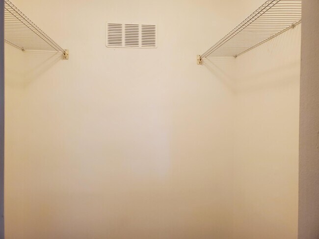 Building Photo - 6050 NW 64th Ave