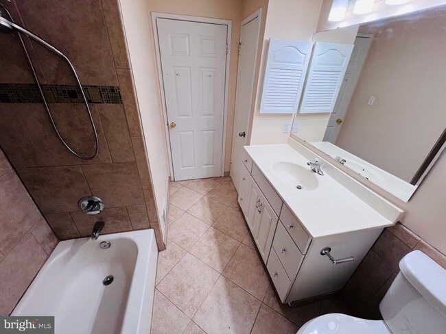 Building Photo - 305 Gundry Dr