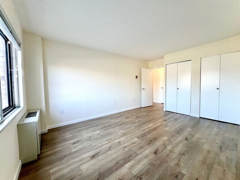 Building Photo - 1111 University Blvd W