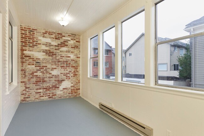 Building Photo - 4250 Fremont Ave N
