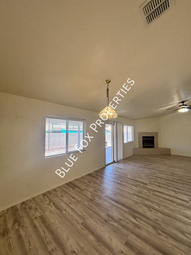 Building Photo - 9712 E Paseo Juan Tabo