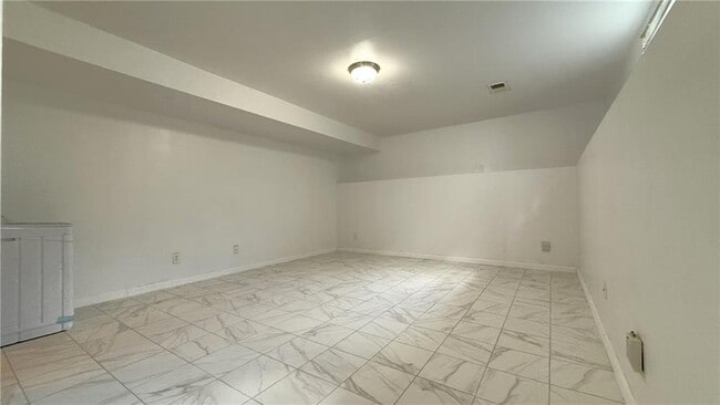 Building Photo - 119 Raritan Ave