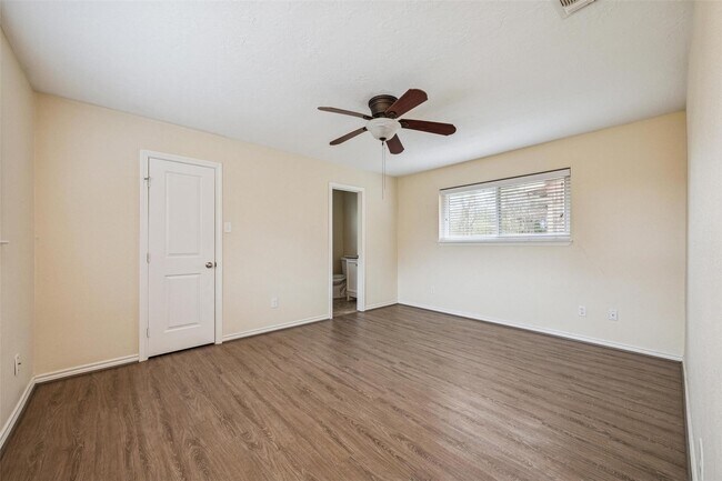 Building Photo - 103 Brigadoon Ln