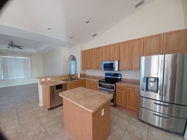 Building Photo - 2117 NW 14th Terrace