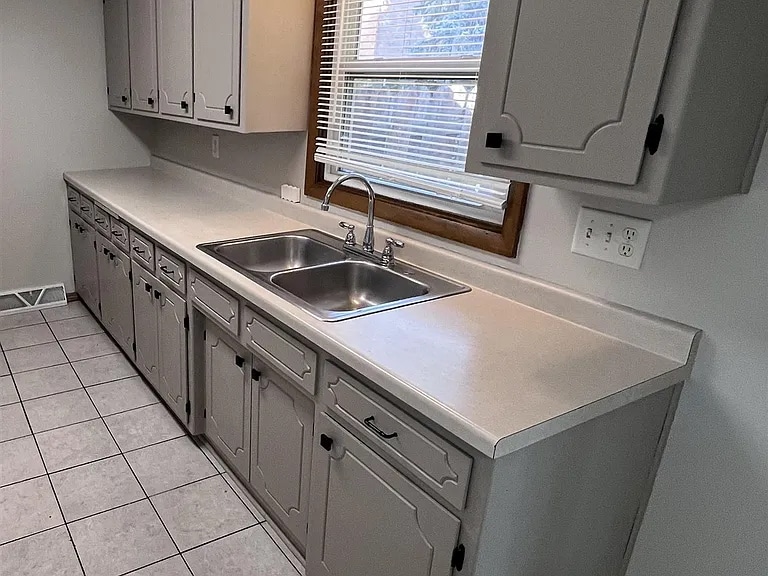 Building Photo - 2549 Babcock Rd