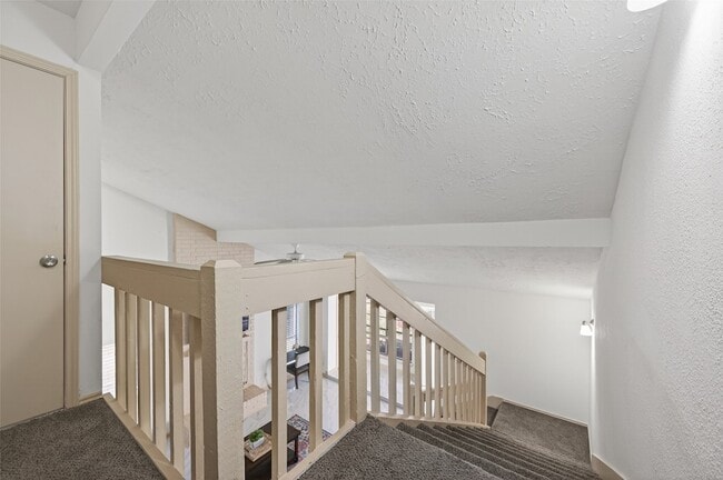 Building Photo - 10726 Village Trail Dr