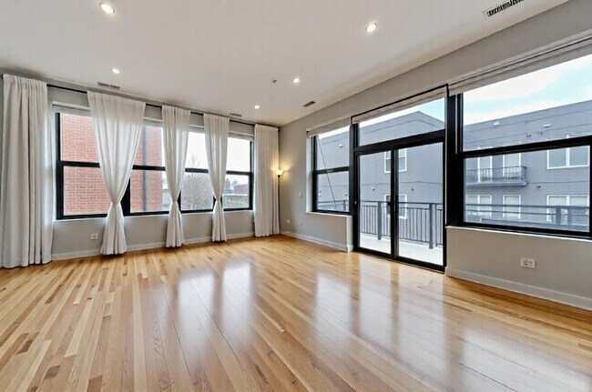 Building Photo - 2 S Leavitt St