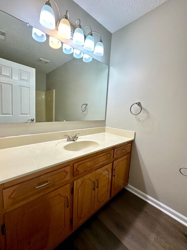 Building Photo - Stunning Single-Family Home with Plenty of...