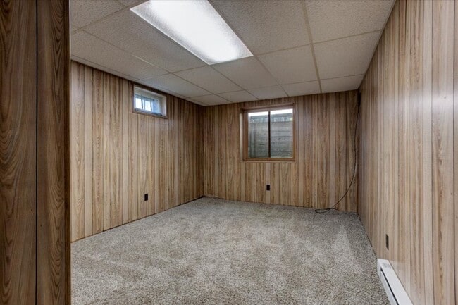 Building Photo - Single Family Home - Menomonie