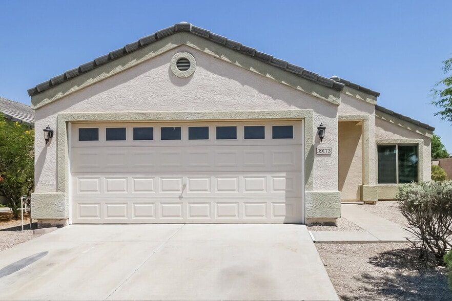 Primary Photo - 39173 Kelly Cir