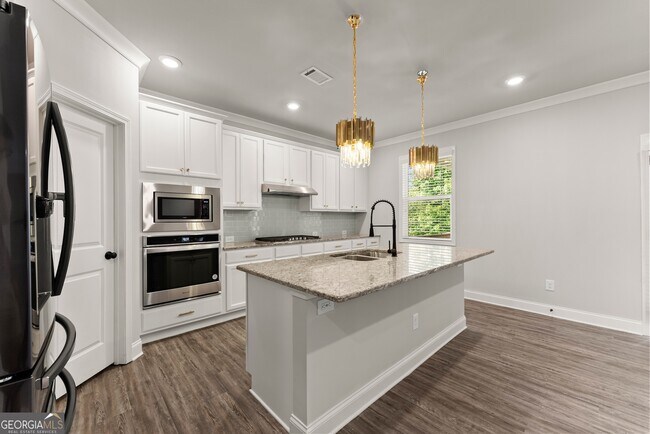 Building Photo - 4656 Silver Oak Dr SW