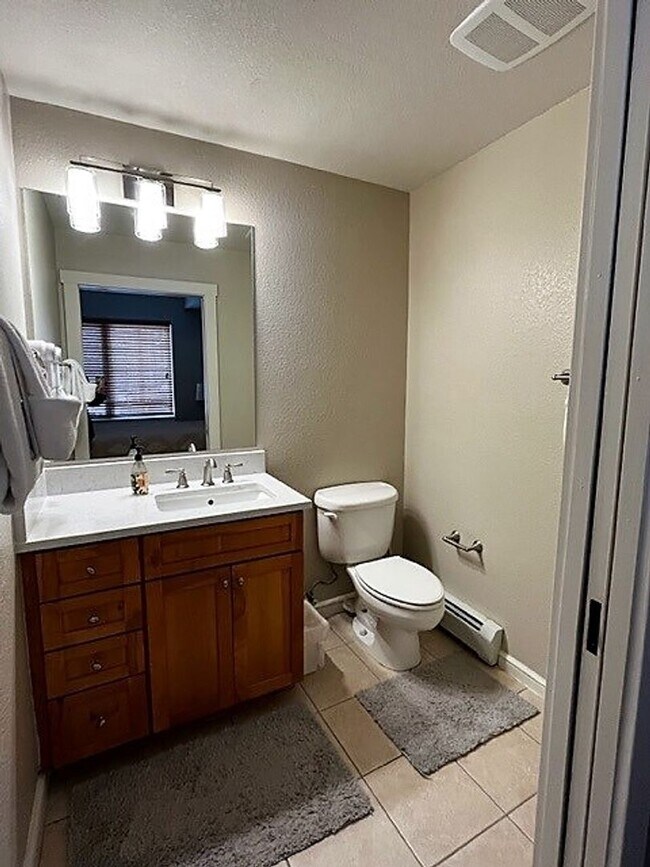Building Photo - Winter Seasonal Rental- Seasons #1837