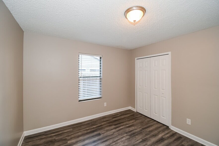 Building Photo - 1464 Rose Hill Dr W