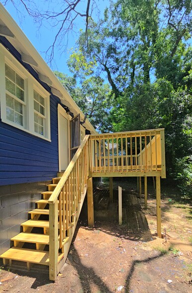 Building Photo - 4250 Ayers Rd