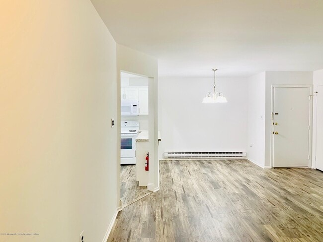 Building Photo - 31 Lexington Ct