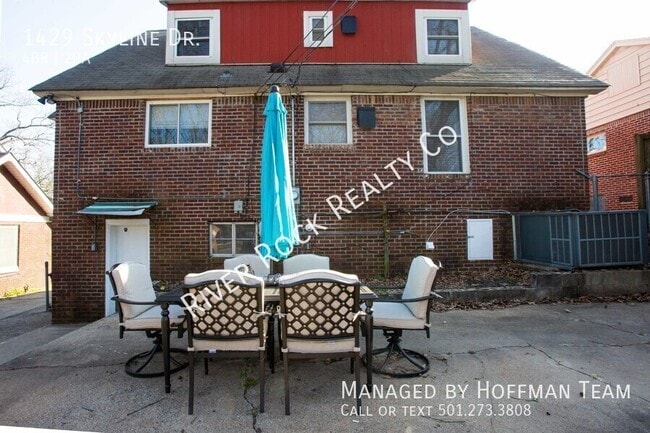 Building Photo - 1429 Skyline Dr