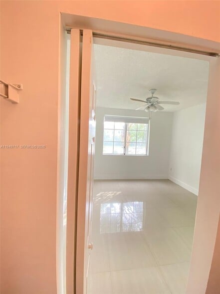 Building Photo - 2440 E Preserve Way