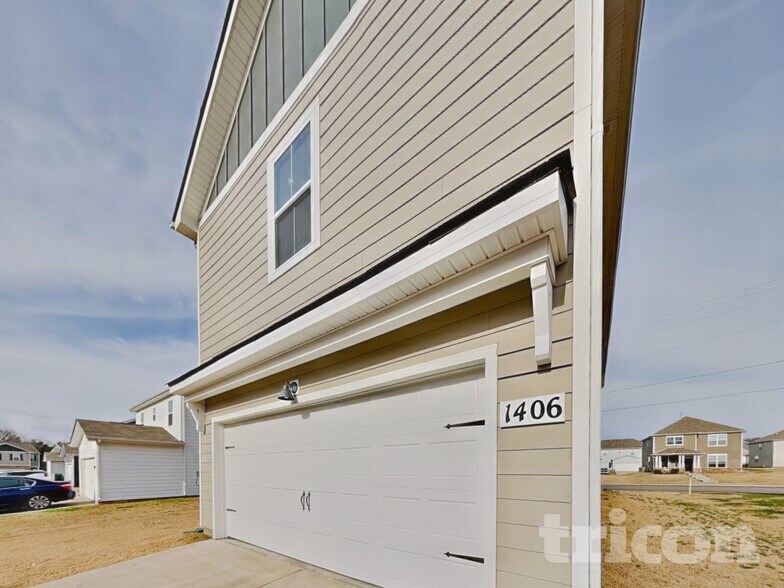 Building Photo - 1406 Ashfield Pl