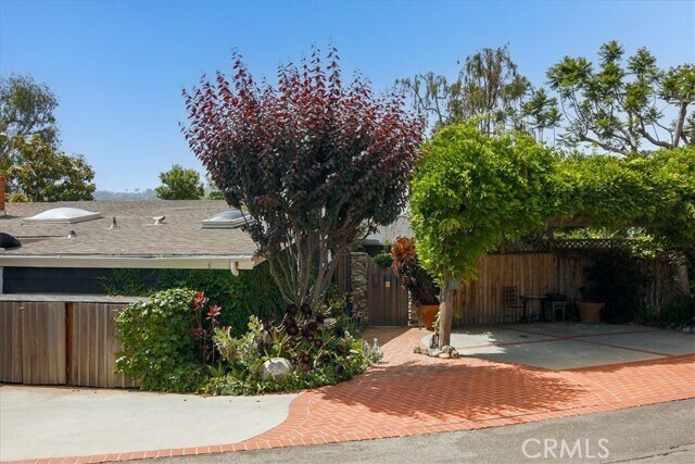 Building Photo - 1511 Bluebird Canyon Dr