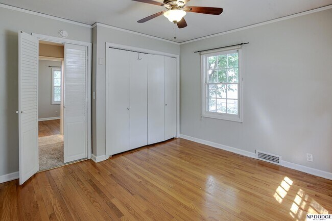 Building Photo - 5220 Mason St