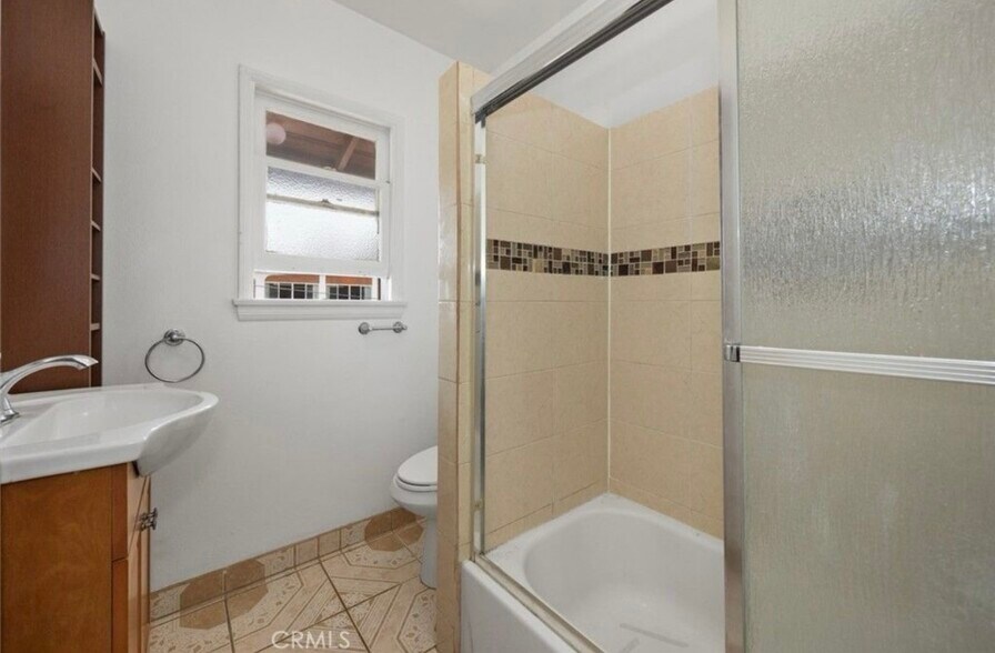 Building Photo - 337 Lime Ave
