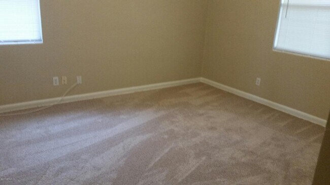 Building Photo - 522 Pine St