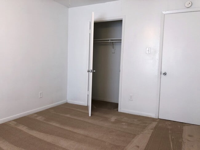 Building Photo - 3605MN