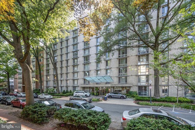 Building Photo - 950 25th St NW