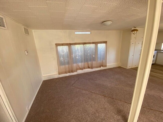 Building Photo - 2 BR Willow Beach with BOAT/RV Marina Membership available!