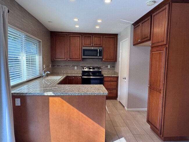 Building Photo - 17824 Cabela Dr