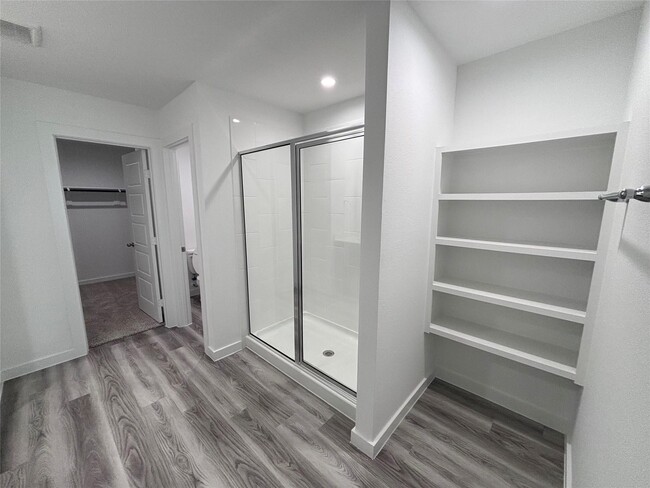 Building Photo - 3032 Crown Gate Dr