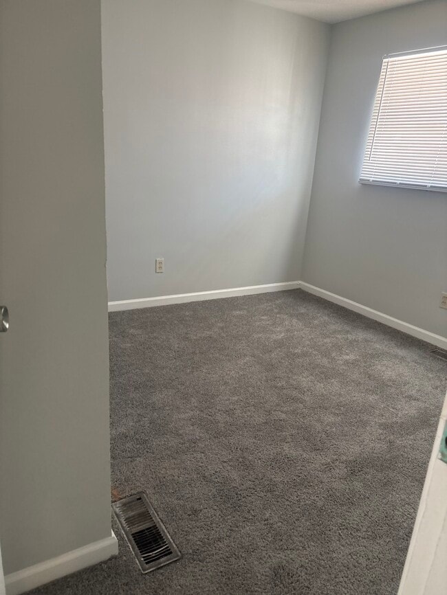 Building Photo - 9122 Orangewood Dr