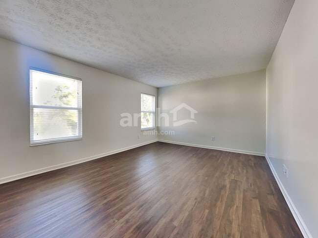 Building Photo - 5891 Eagle Creek Ct