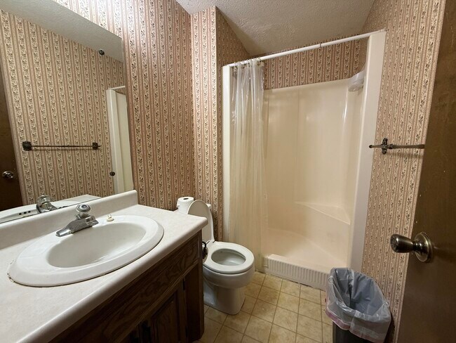 Building Photo - 1307 W Lexington Cir
