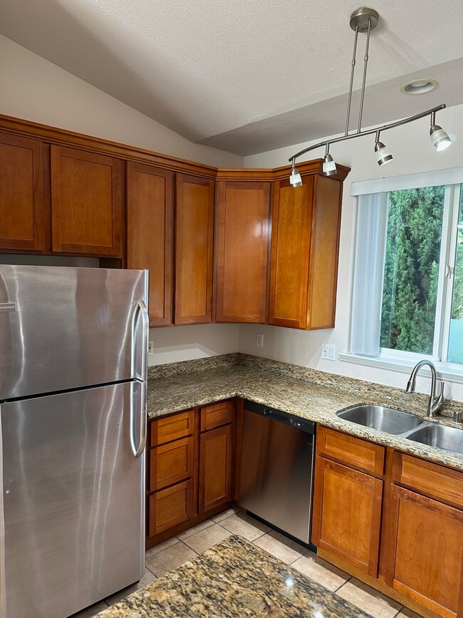 Building Photo - 4273 Santa Rita Rd
