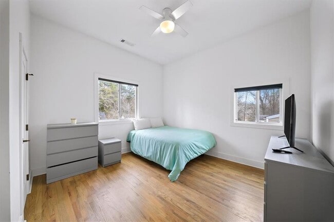 Building Photo - 1846 Rogers Ave SW